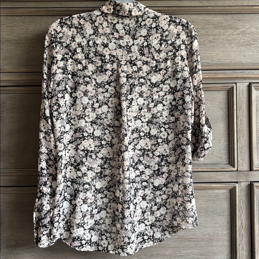 Express Floral Button-Front Shirt in Cream and Black - Picture 4 of 7
